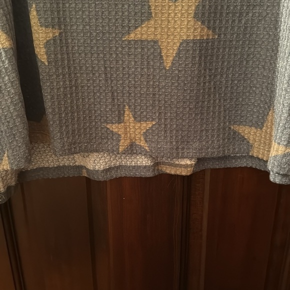 Pink Lily Long Sleeve Star Top - Picture 8 of 10